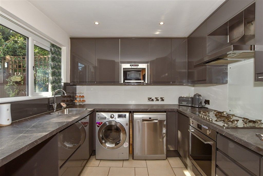 Property photo 1 of 5 Kitchen