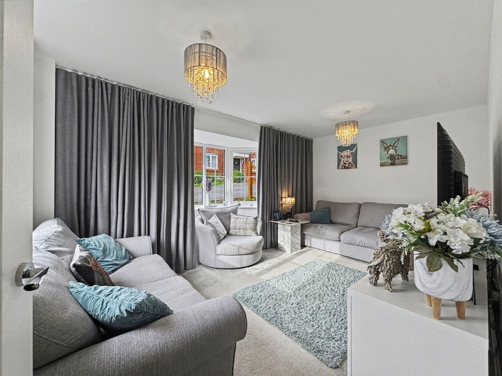 Property photo 2 of 31