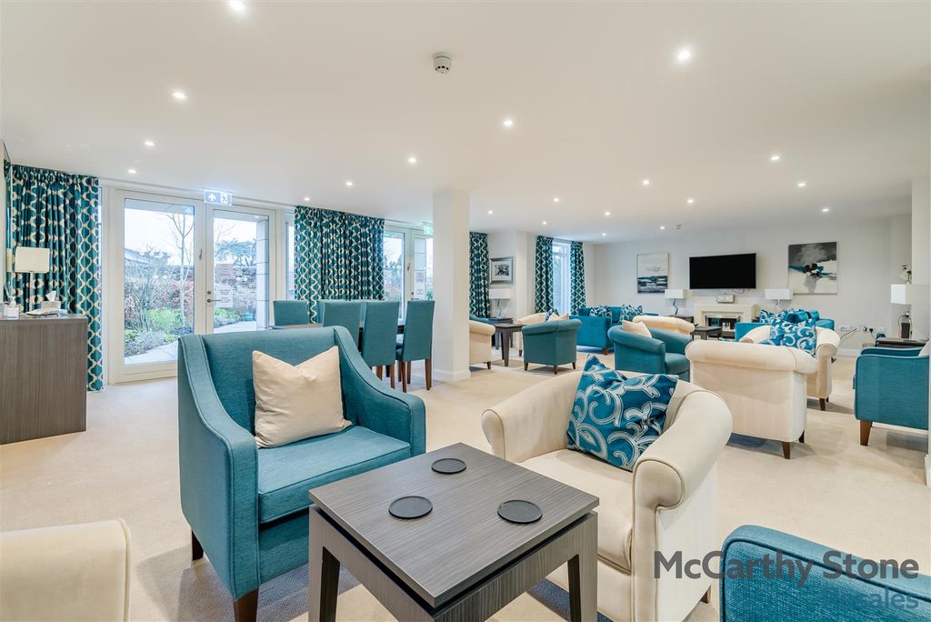 Property photo 3 of 16 8677332-Interior02.Jpg