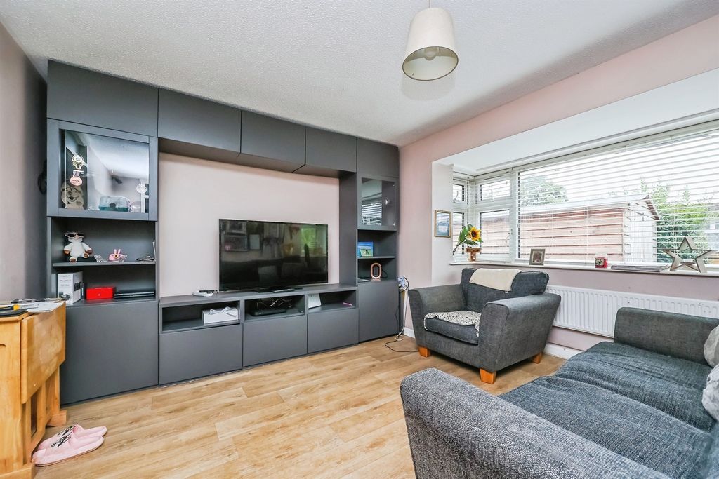 Property photo 3 of 17