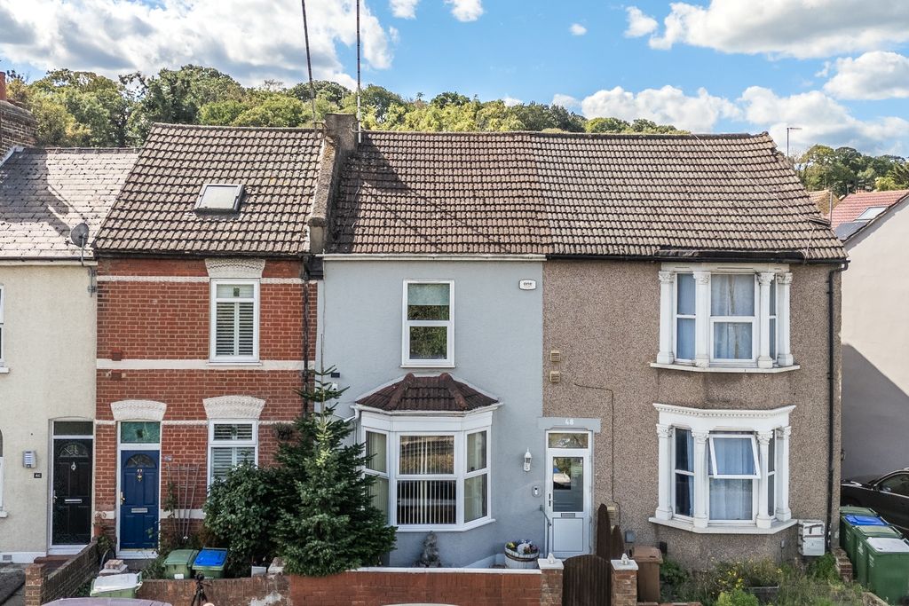 Property photo 1 of 33 4005271