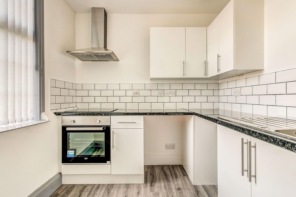 Property photo 1 of 4 Kitchen