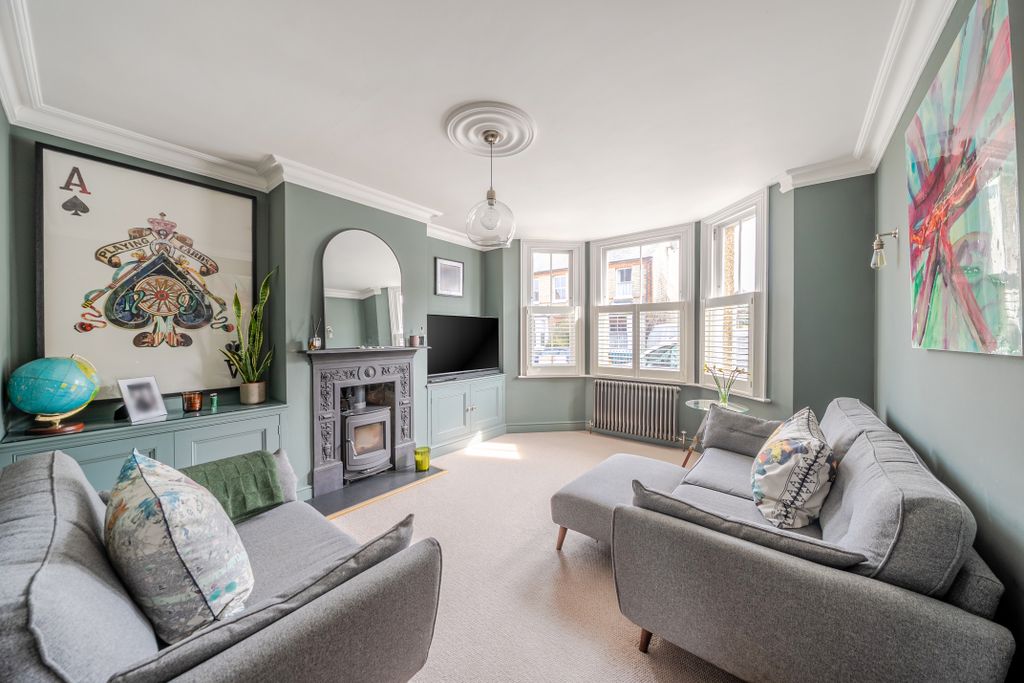 Property photo 3 of 17