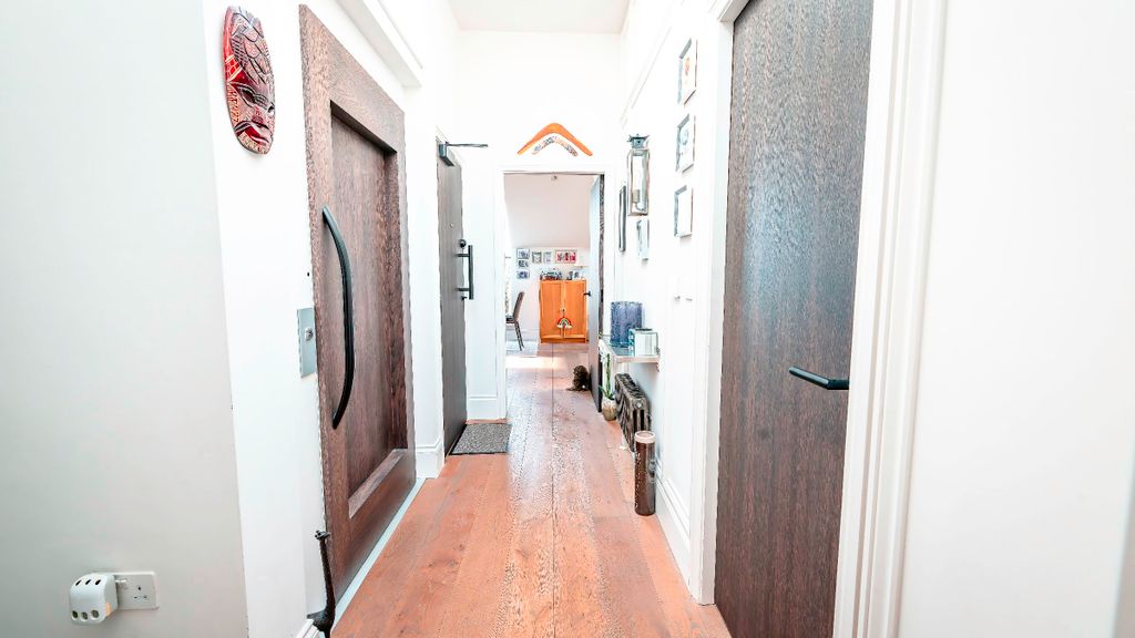 Property photo 2 of 32