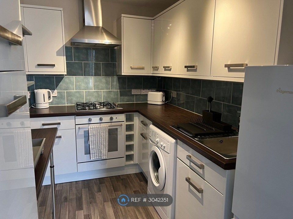 Property photo 2 of 9 Kitchen