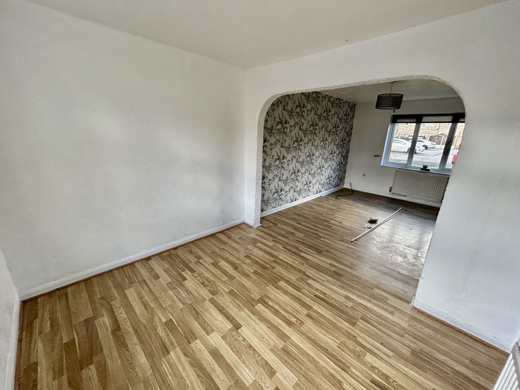 Property photo 3 of 14 Image 4