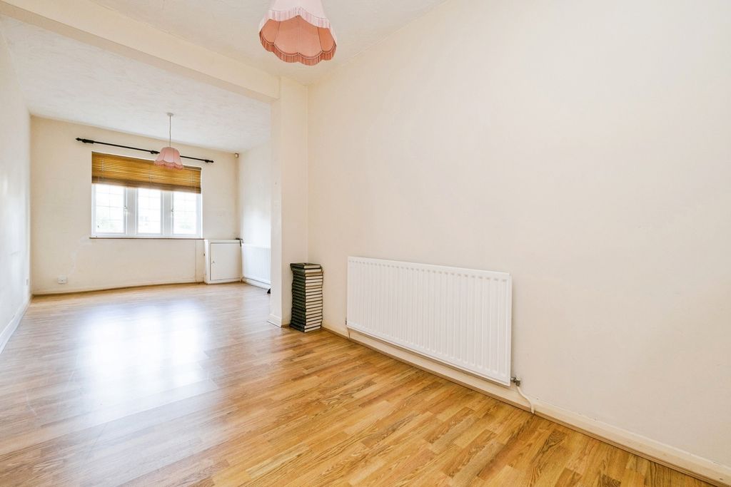 Property photo 3 of 17 Pbox-Img.Jpg