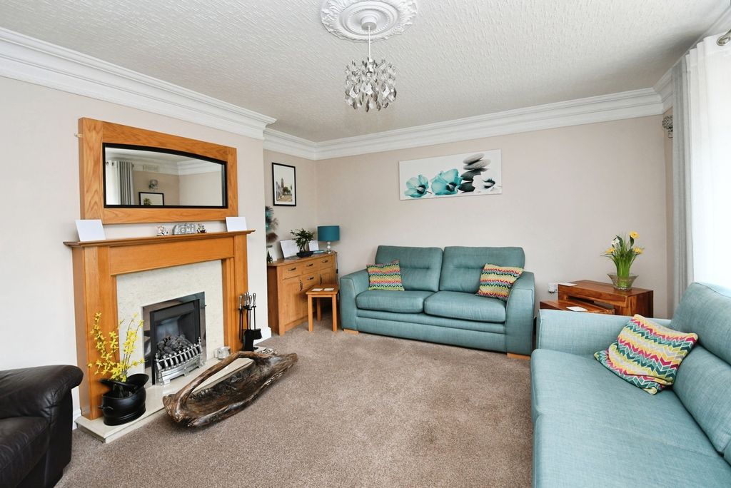 Property photo 2 of 17 Photo
