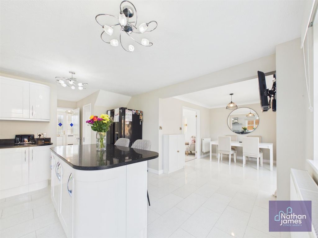 Property photo 2 of 20 Kitchen/Diner