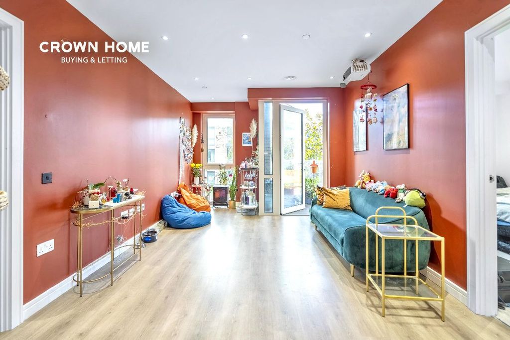 Property photo 1 of 18