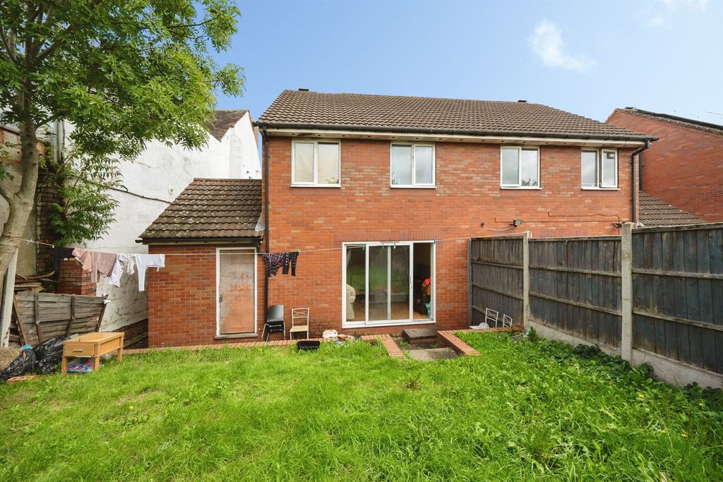 Property photo 3 of 17