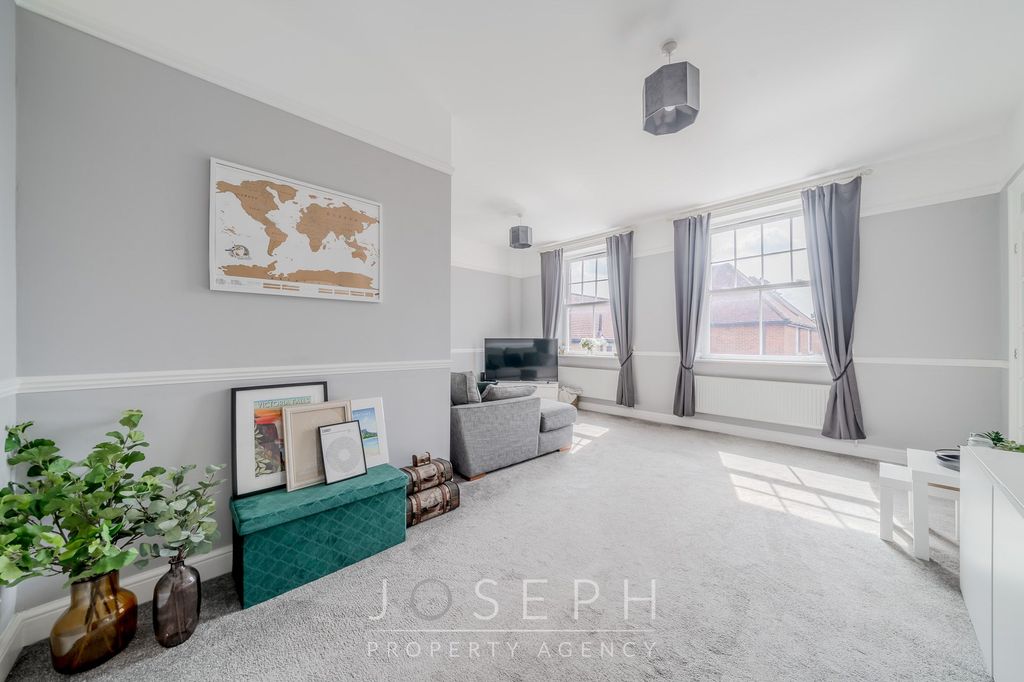 Additional image 4 of 3 bed flat for saleFoxhall Road, Ipswich IP3
