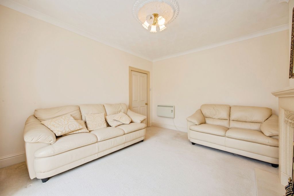 Property photo 3 of 17 Pbox-Img.Jpg