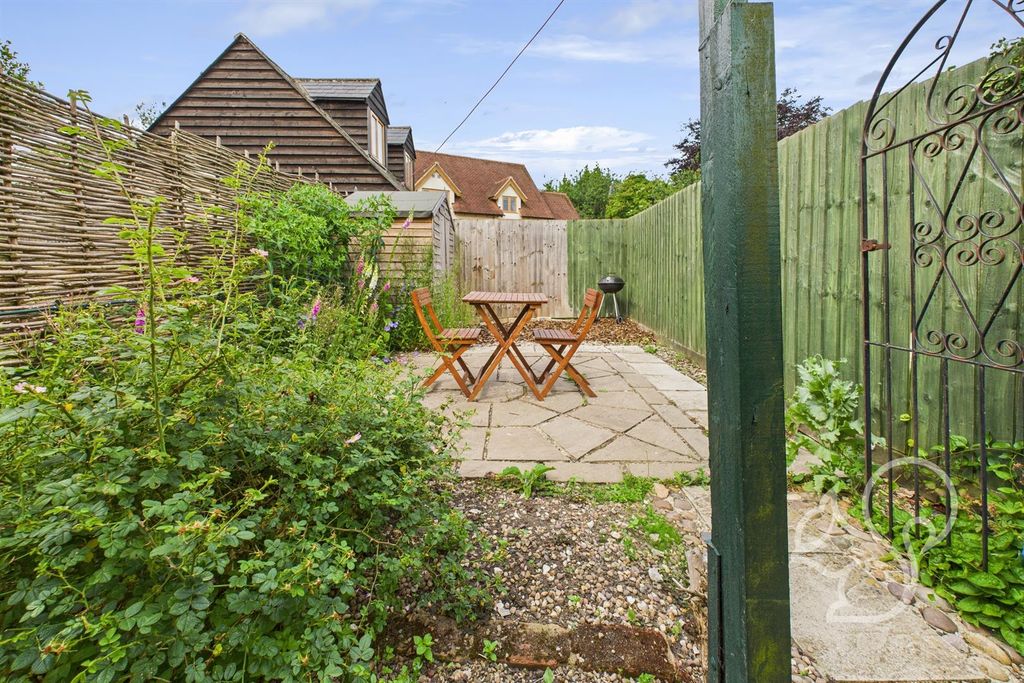 Property photo 3 of 18 Garden