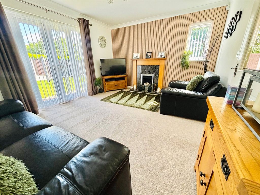 Property photo 2 of 12 Picture No. 02