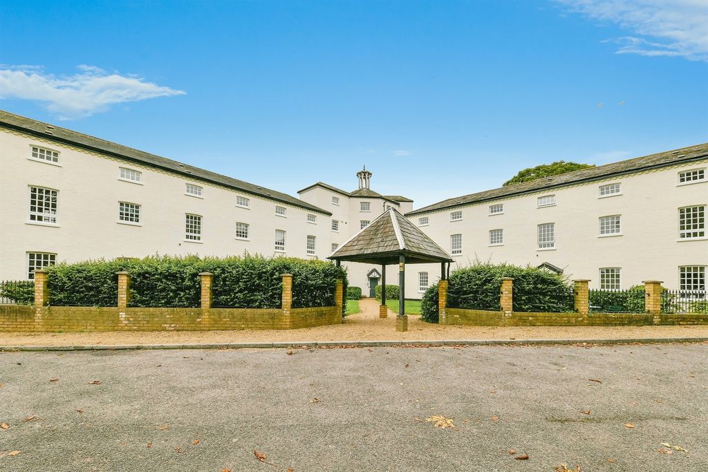 Property photo 1 of 11