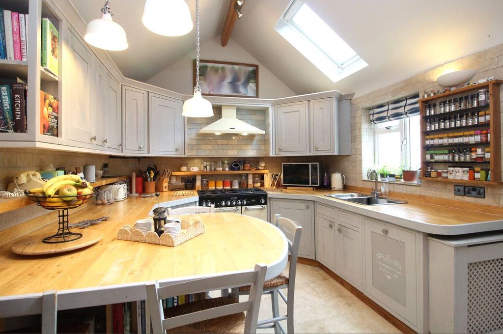 Property photo 3 of 22 Picture No. 27