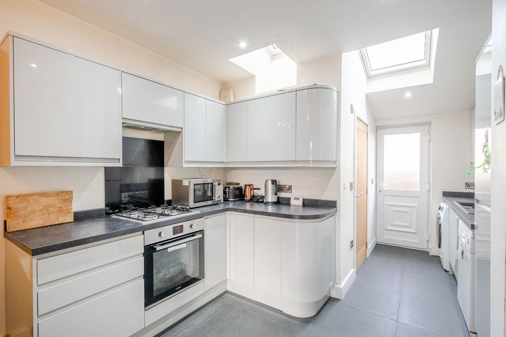 Property photo 2 of 14