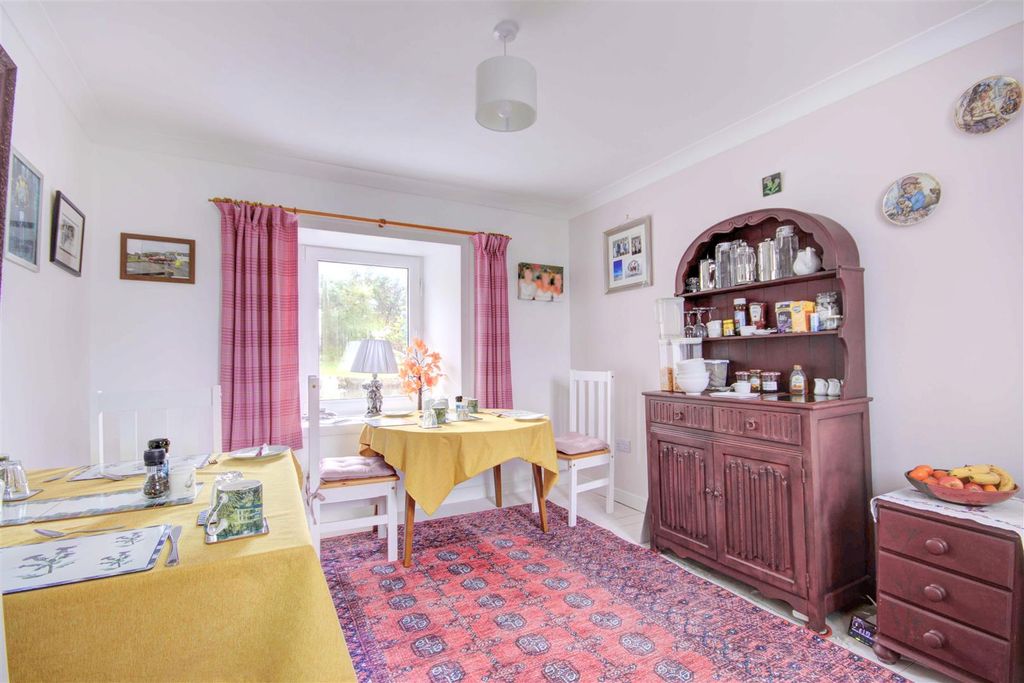 Property photo 3 of 20 Dining Room