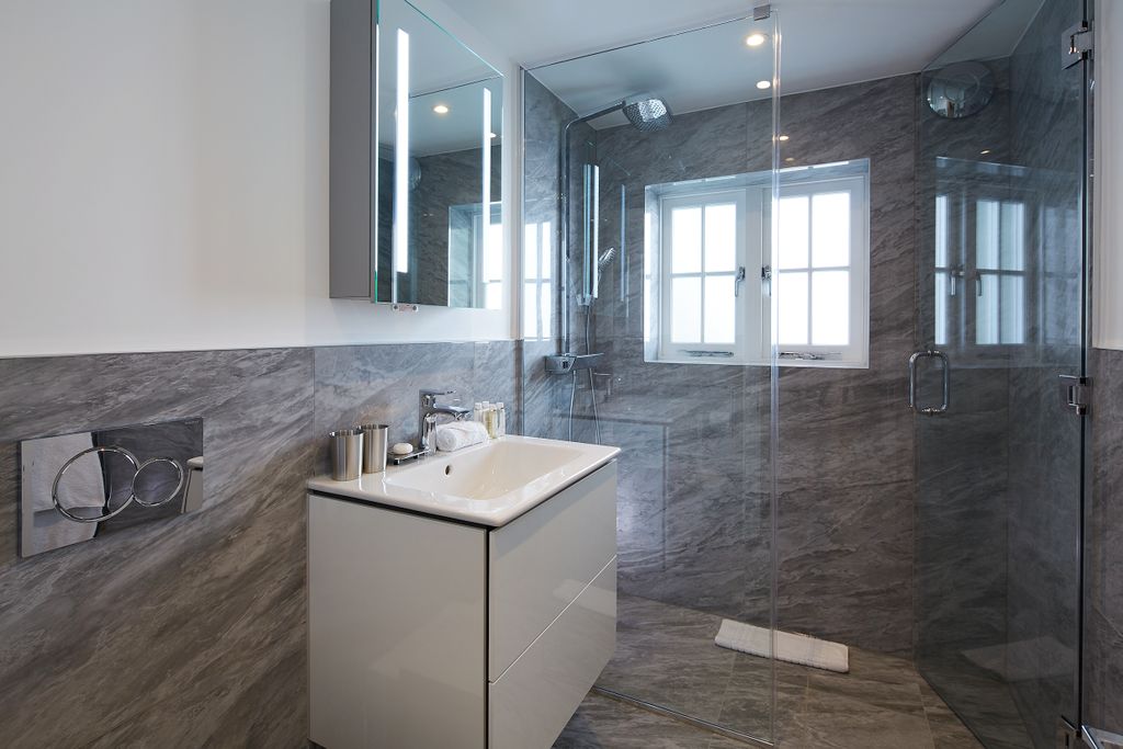 Property photo 3 of 25