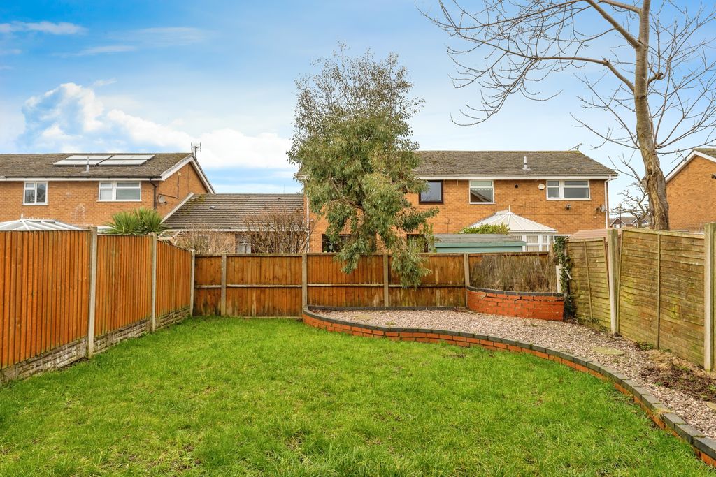 Property photo 2 of 16 Garden