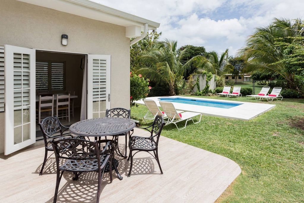 Property photo 2 of 20