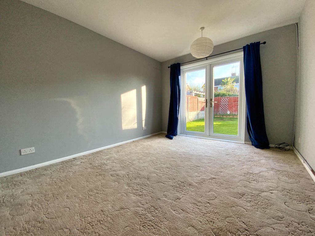 Property photo 3 of 8 3