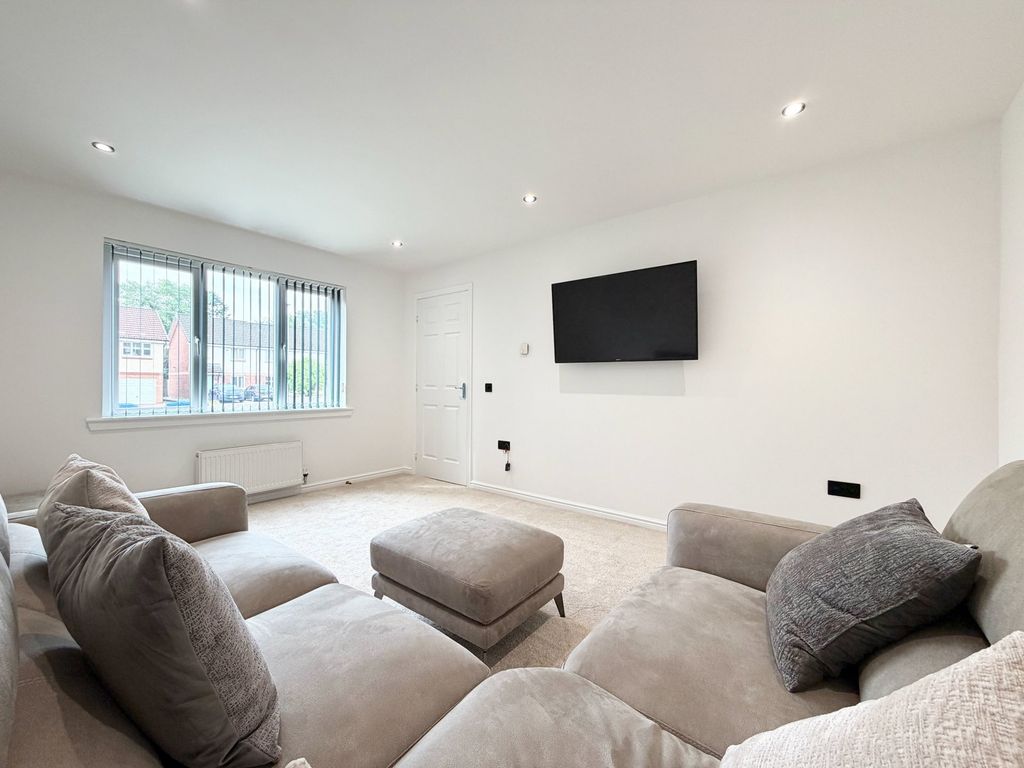 Property photo 3 of 32