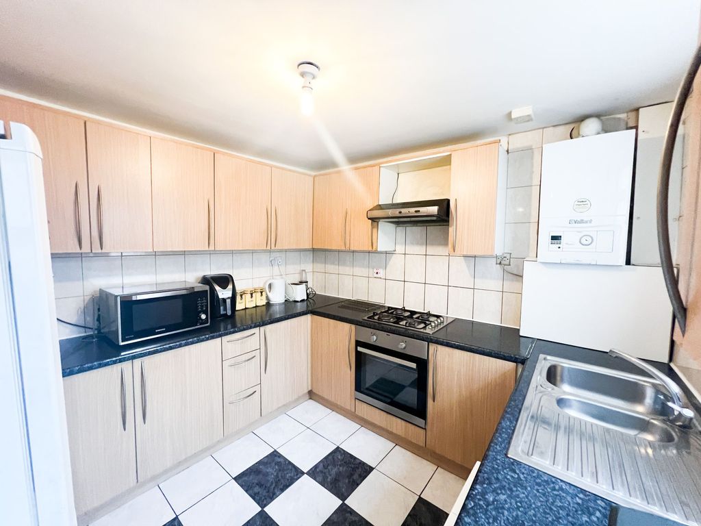 Property photo 3 of 12 Keogh Road E15