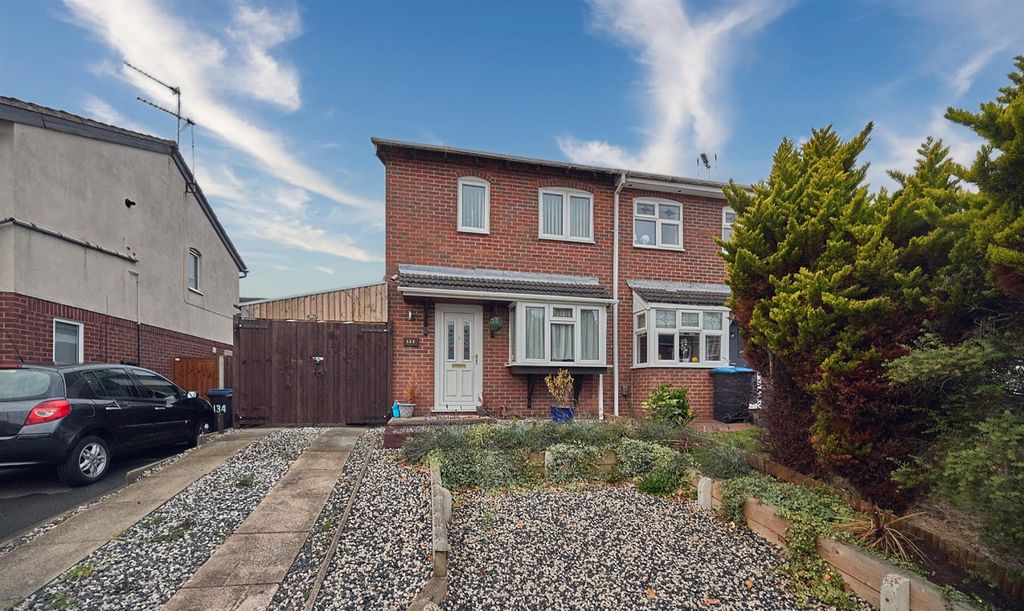 Property photo 1 of 7 132 Charnwood Road Bw 7.Jpg