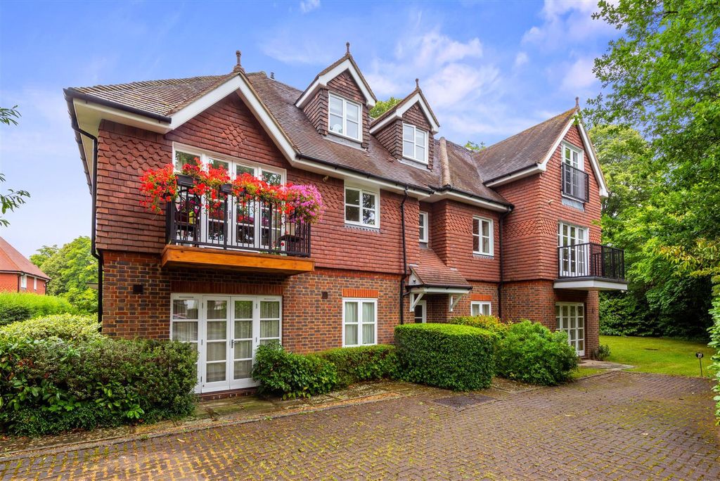 Property photo 1 of 14 The Oriel Front.Jpg