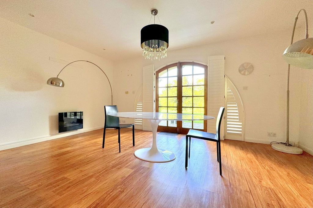 Property photo 3 of 22