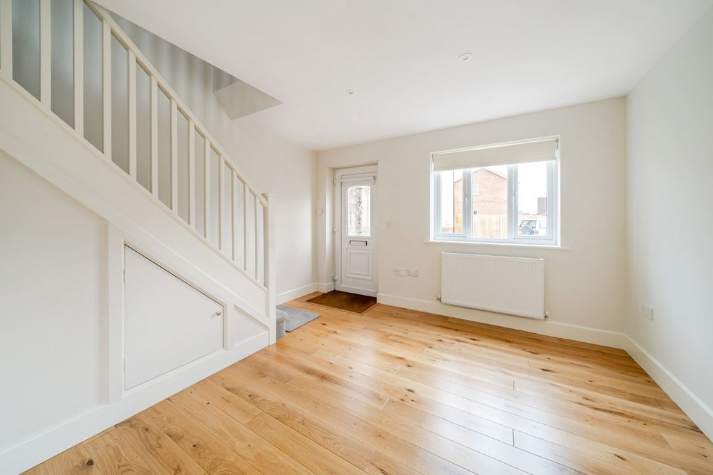 Property photo 3 of 10 Picture No. 05