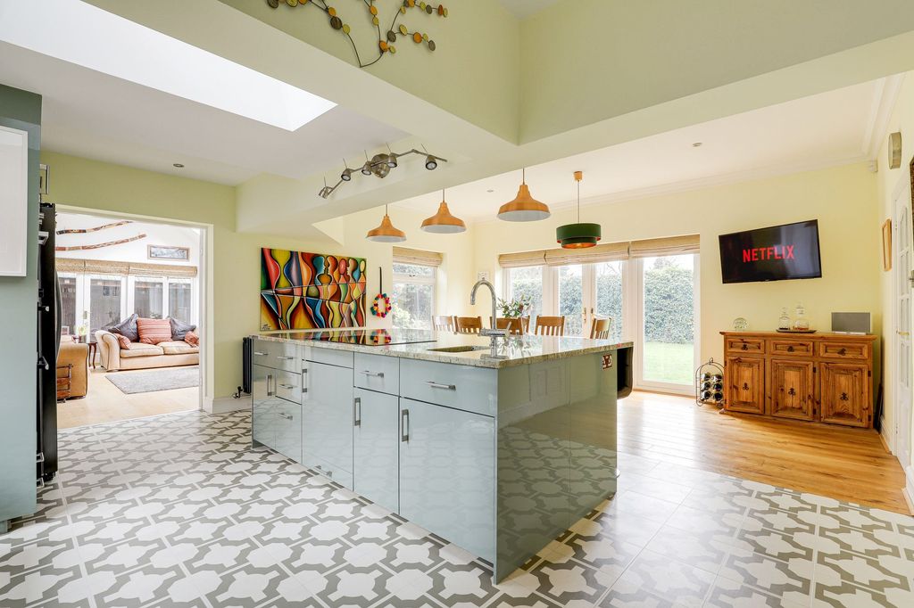 Property photo 3 of 46 Kitchen/Diner