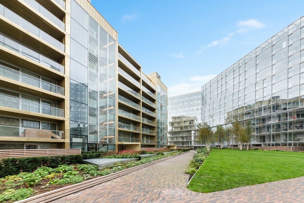 Property photo 1 of 10 Faraday House, 64 (1