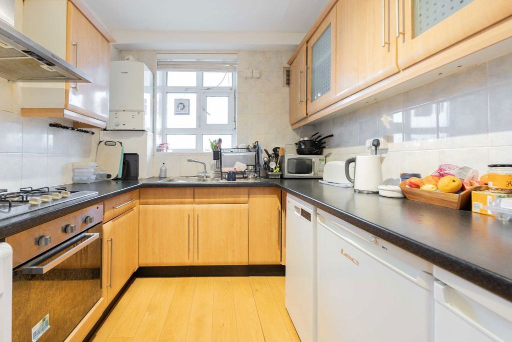 Property photo 3 of 6