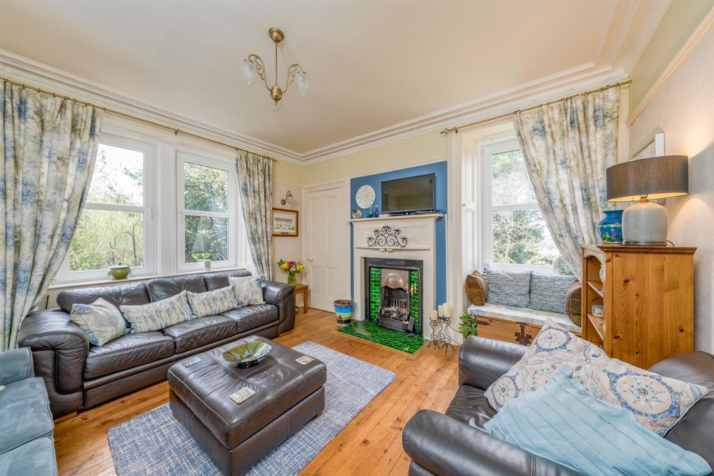 Property photo 2 of 36 Westfield House_Chirnside-04.Jpg