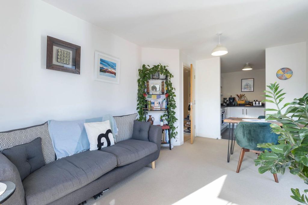 Property photo 2 of 11 Living Area