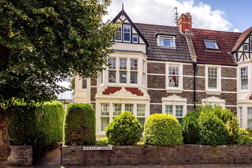 Property photo 1 of 12 External