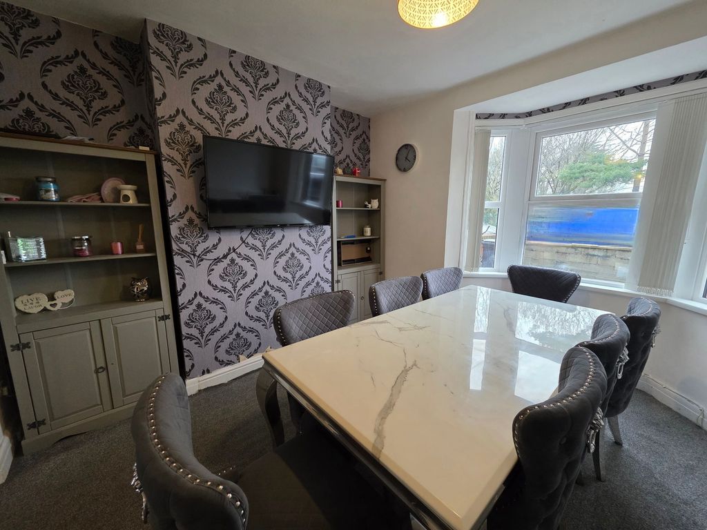 Property photo 3 of 14 Lounge / Diner