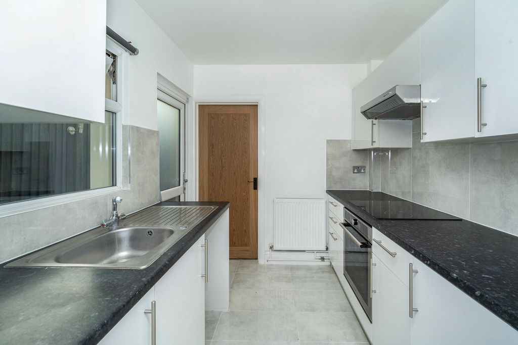 Property photo 3 of 13 Pbox-Img.Jpg