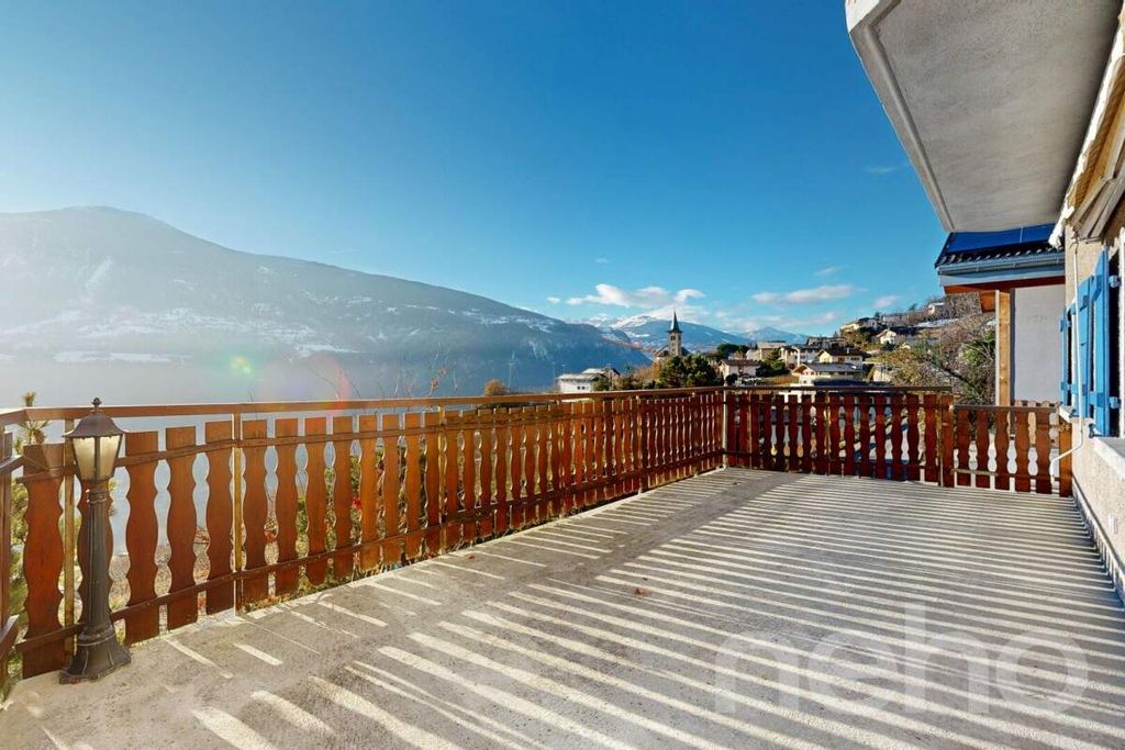 Property photo 2 of 12