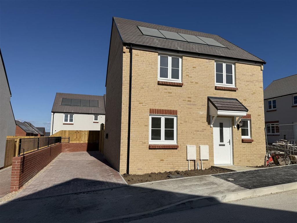 Property photo 1 of 14 Plot 351 Front.Jpeg