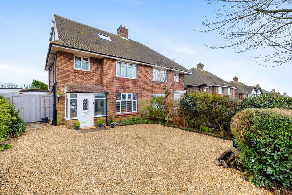 Property photo 1 of 18 Front (Exterior)