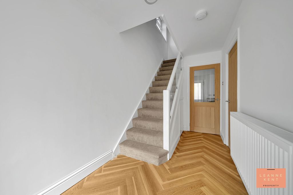 Property photo 2 of 36