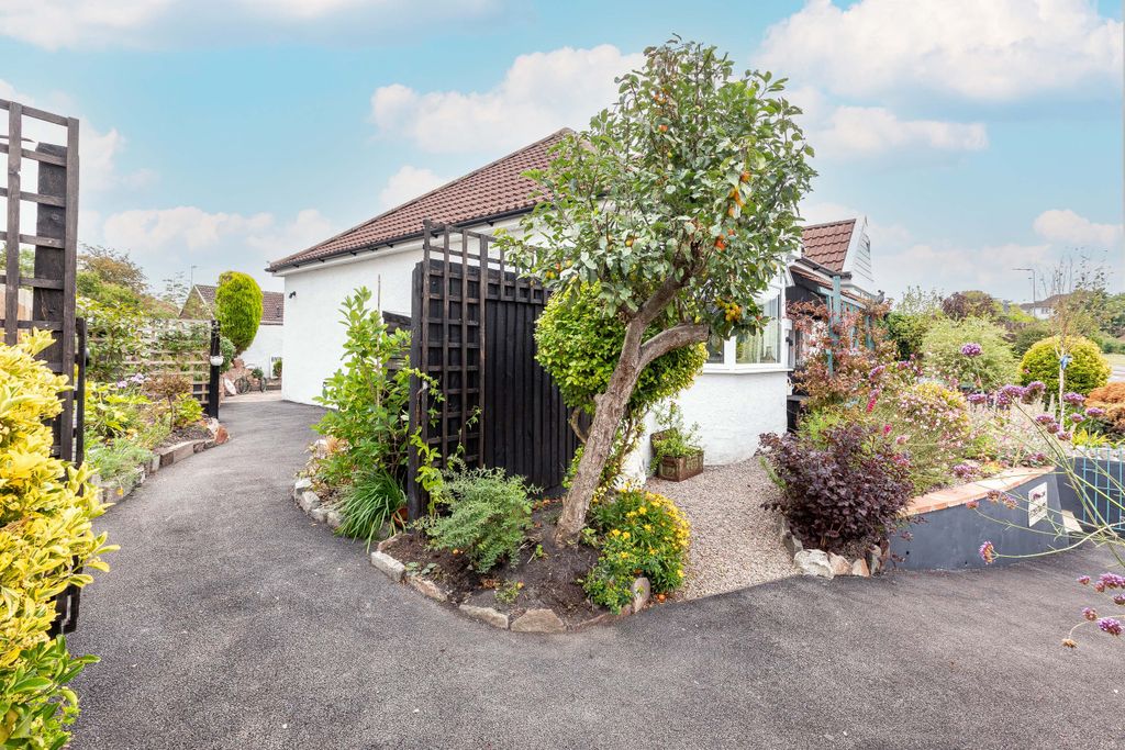Property photo 1 of 17 1