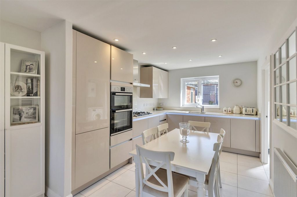 Property photo 2 of 25 Picture No. 09