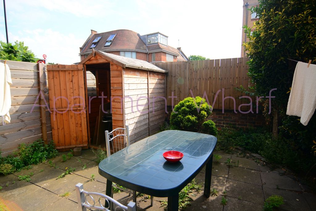 Property photo 2 of 11