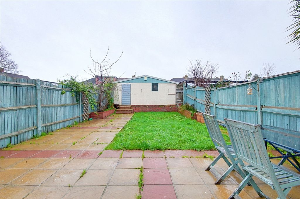 Property photo 2 of 16 Picture No. 17