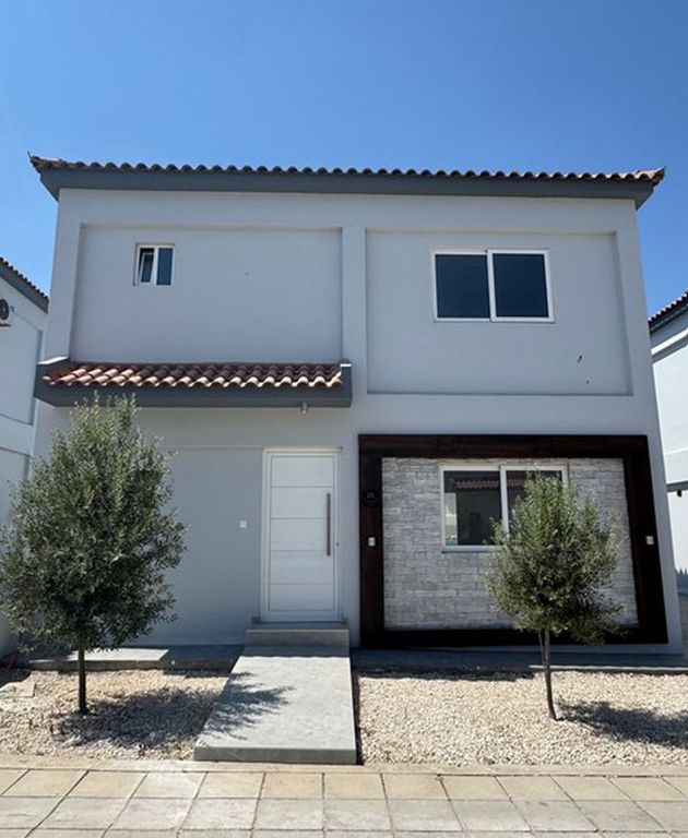 Property photo 1 of 18 Villa